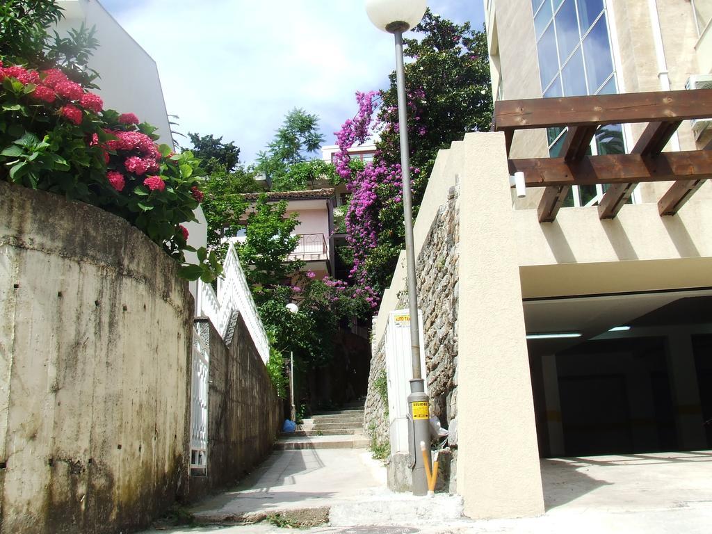 Sarap Apartments Μπούντβα Εξωτερικό φωτογραφία